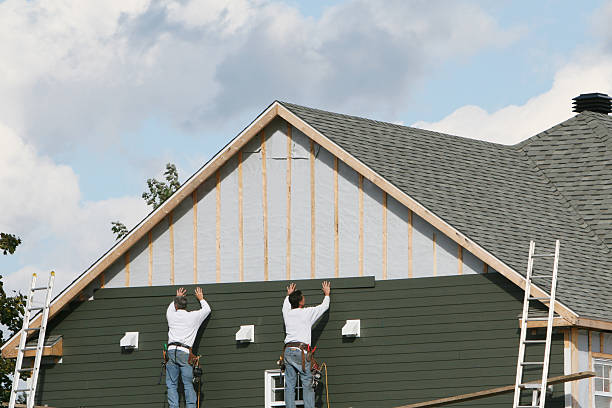 Professional Siding Installation technician working in Lakeview, NY